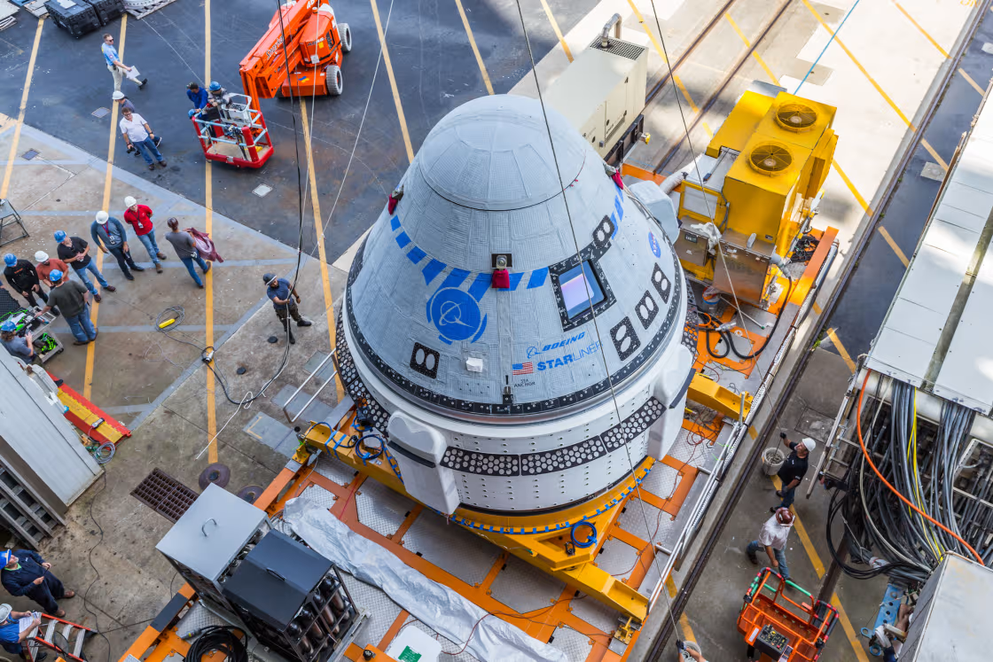 Tàu vũ trụ Boeing Starliner trở về trái đất mà không có người- Ảnh 1.