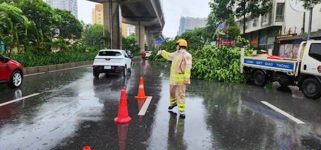 Bão số 3 vượt qua Phú Thọ, Hoà Bình, đi sâu vào Tây Bắc Bộ- Ảnh 77.