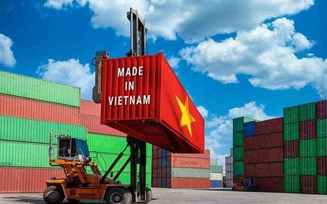 Được mệnh danh ‘thủ phủ’ sản xuất mới, vì sao hàng Việt vẫn chưa được nhiều khách ngoại biết đến?- Ảnh 1.