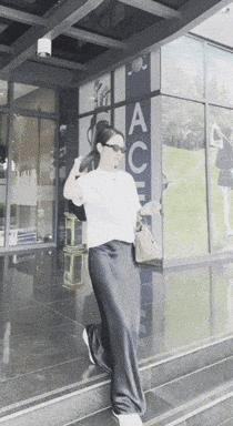 Quang Hải trổ tài lẻ làm "stylist" cho Chu Thanh Huyền, kết quả ra sao?- Ảnh 1.