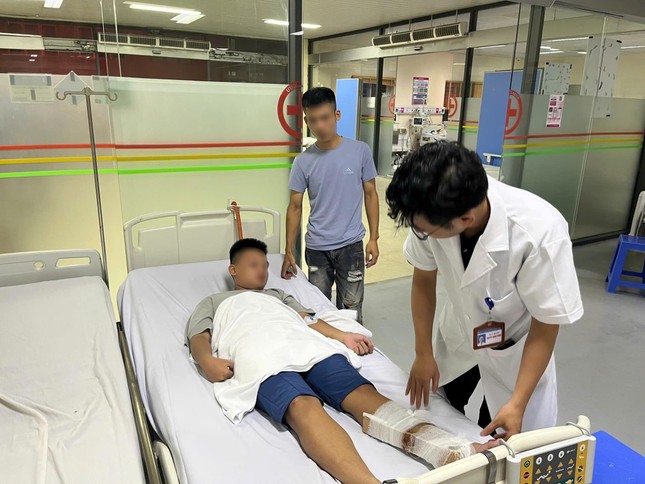 Hàng loạt bệnh viện lớn của Quảng Ninh tan hoang sau bão YAGI- Ảnh 3. Hàng loạt bệnh viện lớn của Quảng Ninh tan hoang sau bão YAGI- Ảnh 3.