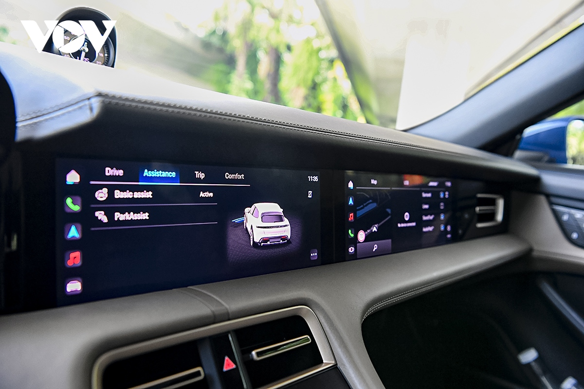 Ảnh chi tiết xe thuần điện Porsche Taycan Cross Turismo trên đường phố Việt Nam- Ảnh 11.