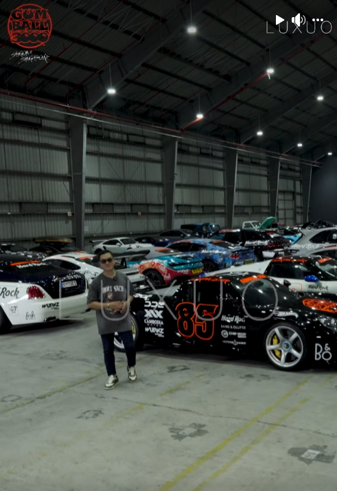 Dàn siêu xe Gumball 3000 tiếp tục lộ ảnh tại Việt Nam: 3 chiếc hypercar đã xuất hiện, có chiếc trộn kim cương vào thân xe- Ảnh 1.