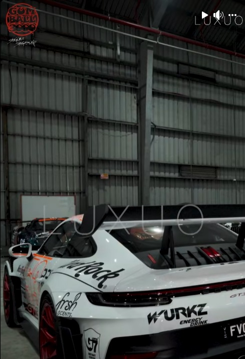 Dàn siêu xe Gumball 3000 tiếp tục lộ ảnh tại Việt Nam: 3 chiếc hypercar đã xuất hiện, có chiếc trộn kim cương vào thân xe- Ảnh 10.