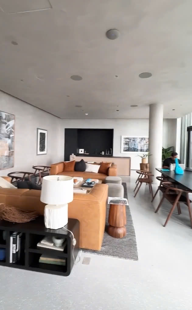 Rich kid Chao thuê nhà 113 triệu/tháng nhưng không có tủ quần áo, thay vào đó là làm thứ này- Ảnh 4.