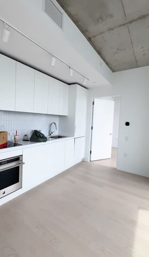 Rich kid Chao thuê nhà 113 triệu/tháng nhưng không có tủ quần áo, thay vào đó là làm thứ này- Ảnh 2.