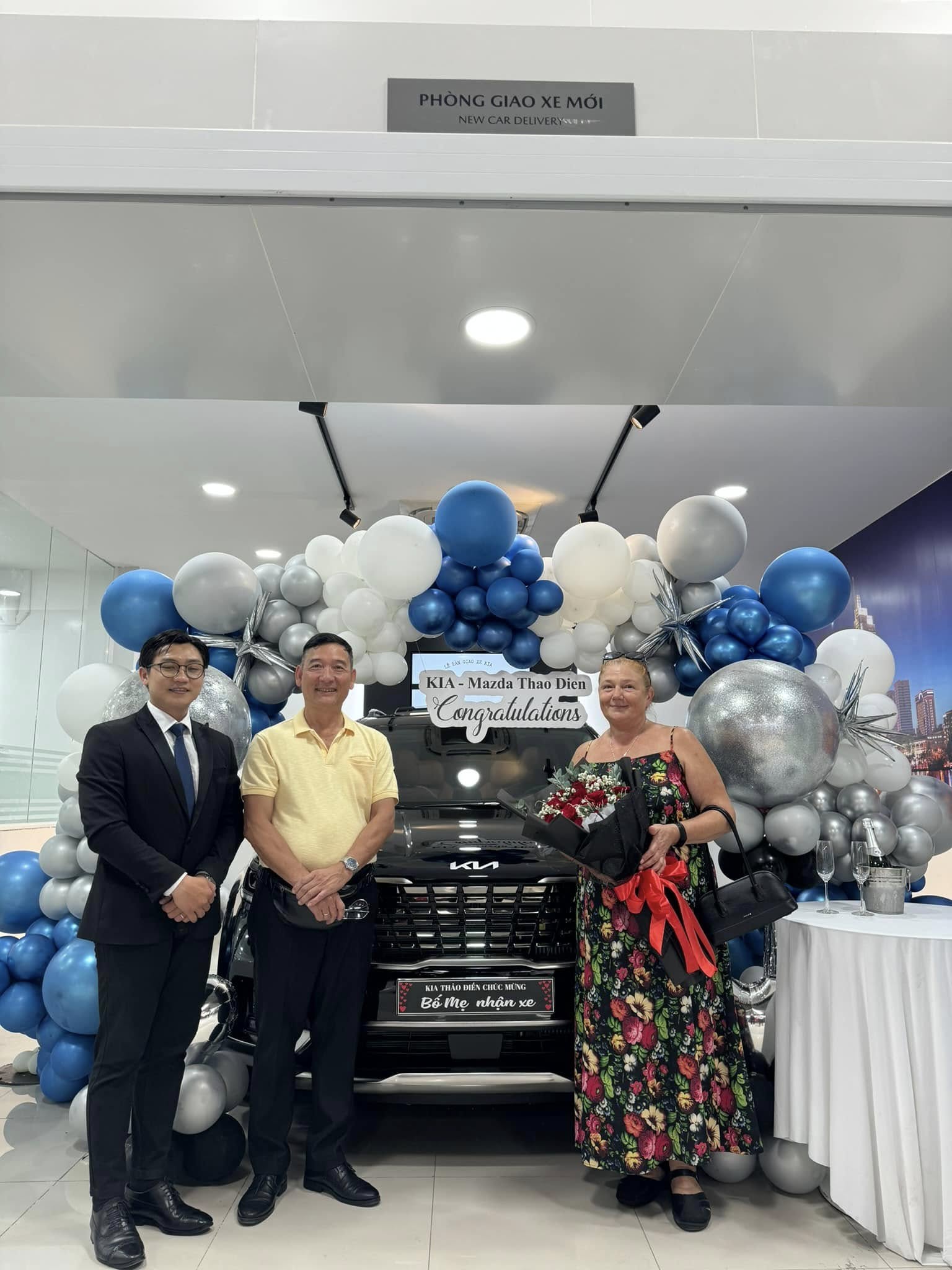 Mê cách thủ môn Lâm Tây tổng kết năm 2024: Có nhà, mua xe, cưới vợ, vợ mang bầu, giành QBĐ Việt Nam- Ảnh 6. Mê cách thủ môn Lâm Tây tổng kết năm 2024: Có nhà, mua xe, cưới vợ, vợ mang bầu, giành QBĐ Việt Nam- Ảnh 6.