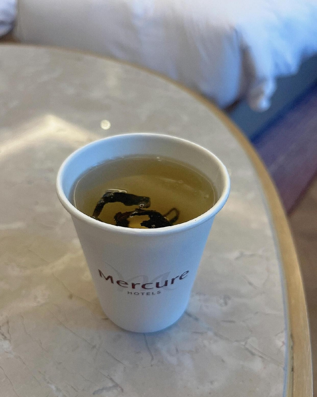 Uống nước nóng bằng 7 loại cốc này thì ngang 