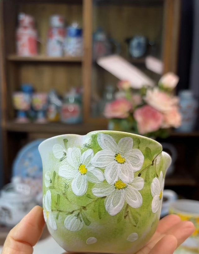 Uống nước nóng bằng 7 loại cốc này thì ngang 