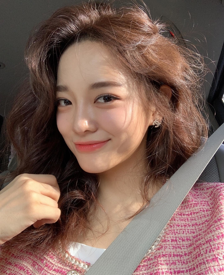 Mỹ nhân “vượt mặt” Kim Tae Hee có làn da căng bóng, nõn nà đáng ghen tỵ: Hóa ra nhờ 1 thói quen uống nước- Ảnh 4. Mỹ nhân “vượt mặt” Kim Tae Hee có làn da căng bóng, nõn nà đáng ghen tỵ: Hóa ra nhờ 1 thói quen uống nước- Ảnh 4.