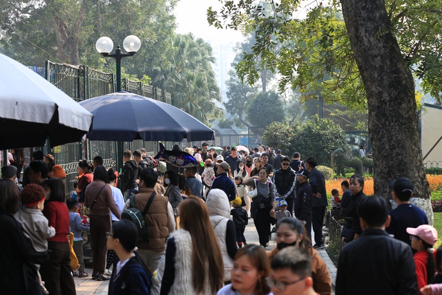 Chỉ được nghỉ 1 ngày Tết dương, người dân Hà Nội lựa chọn nơi này là điểm đến lý tưởng cho cả gia đình- Ảnh 21. Chỉ được nghỉ 1 ngày Tết dương, người dân Hà Nội lựa chọn nơi này là điểm đến lý tưởng cho cả gia đình- Ảnh 21.