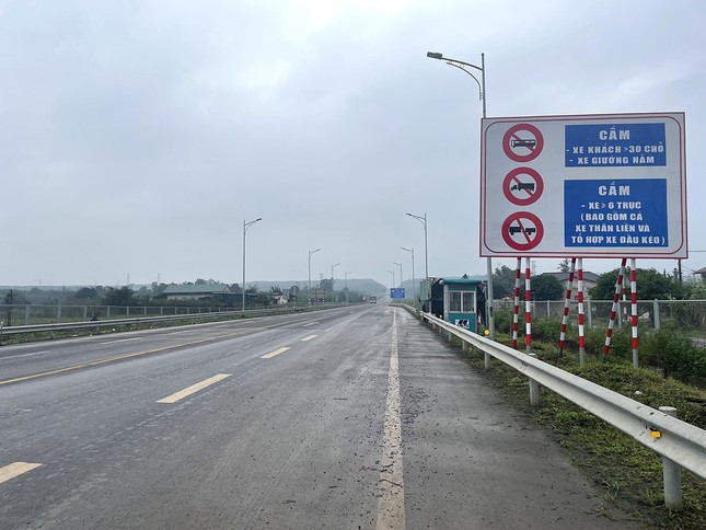 Quảng Trị đề xuất hỗ trợ vốn xây mới 42 km thông tuyến quốc lộ huyết mạch- Ảnh 1. Quảng Trị đề xuất hỗ trợ vốn xây mới 42 km thông tuyến quốc lộ huyết mạch- Ảnh 1.