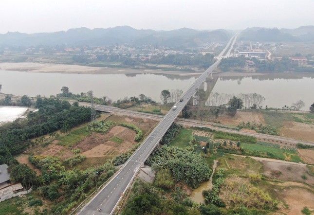 Hai cây cầu ở Yên Bái thông xe trước thềm năm mới- Ảnh 8. Hai cây cầu ở Yên Bái thông xe trước thềm năm mới- Ảnh 8.