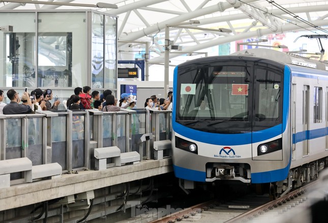 Điều chỉnh lịch chạy metro và xe buýt ở TPHCM dịp Tết 2025- Ảnh 2.