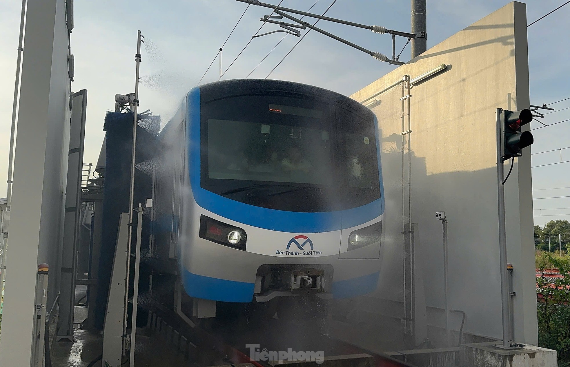 Tận thấy công nghệ rửa tàu tự động hiện đại của tuyến metro TPHCM- Ảnh 3.