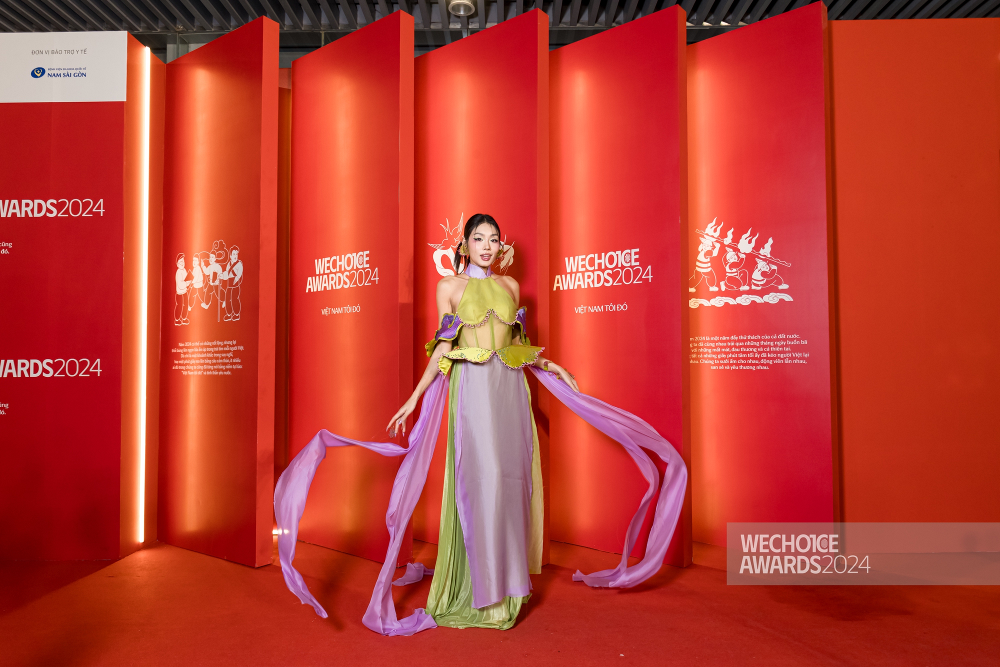 Dàn hậu "đại náo" siêu thảm đỏ WeChoice Awards 2024: Thuỳ Tiên - Hương Giang lạ lẫm, Lương Thùy Linh đẹp phát sáng- Ảnh 8.