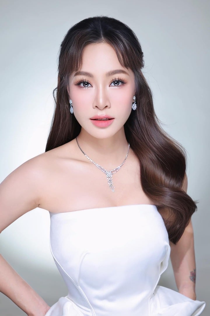 Sự 'biến hóa' của nhan sắc Uyên Linh sau 15 năm vào showbiz- Ảnh 13.