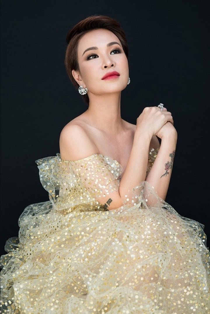 Sự 'biến hóa' của nhan sắc Uyên Linh sau 15 năm vào showbiz- Ảnh 5.