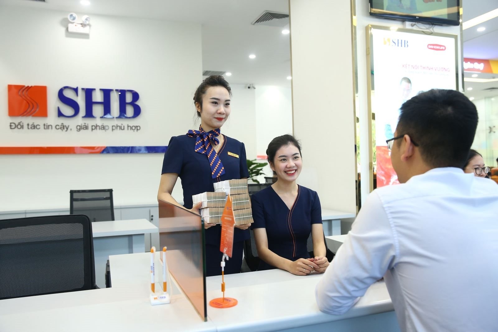 Lãi suất ngân hàng SHB mới nhất tháng 1/2025: Gửi kỳ hạn nào có lãi suất cao nhất?- Ảnh 1.