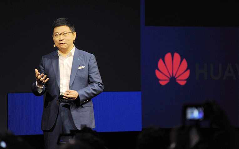 CEO Huawei nói về trí tuệ nhân tạo: “Không thể chờ đến khi cơn mưa đổ xuống mới bắt đầu gieo hạt, mà phải đâm rễ thật sâu từ bây giờ”- Ảnh 1.