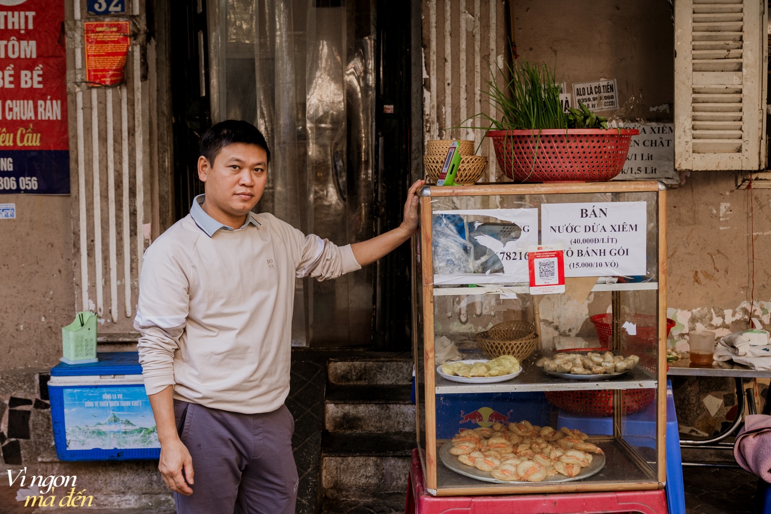 "Đột nhập" quán nem rán 12 năm tuổi bán hàng nghìn chiếc mỗi ngày dịp cận Tết ở Hà Nội- Ảnh 10.