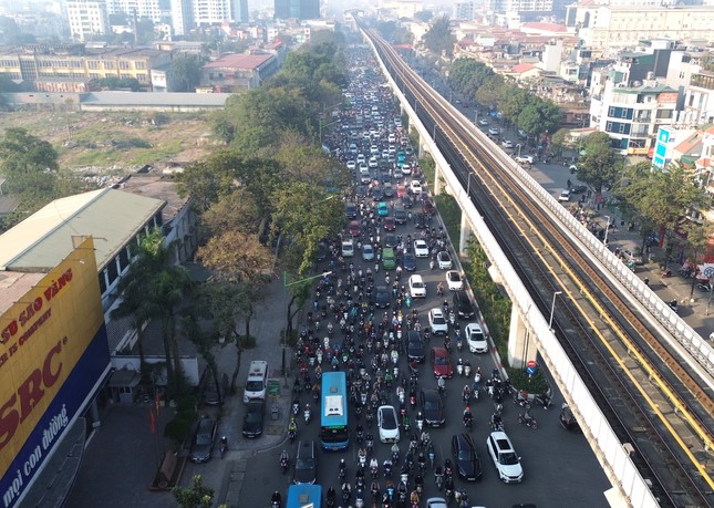 Đi 65km từ quê lên Hà Nội bằng thời gian di chuyển 2km khi ùn tắc- Ảnh 2.