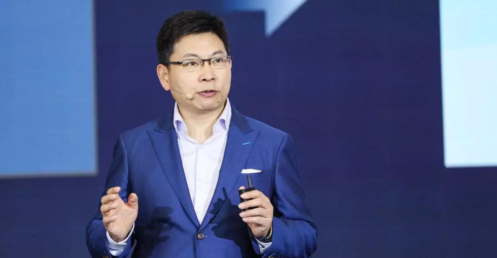 CEO Huawei nói về trí tuệ nhân tạo: “Không thể chờ đến khi cơn mưa đổ xuống mới bắt đầu gieo hạt, mà phải đâm rễ thật sâu từ bây giờ”- Ảnh 2.