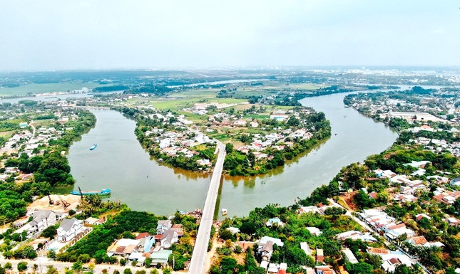 Một đơn vị hành chính ở Bình Dương không thuộc diện sắp xếp vì... ở bên ‘cồn’- Ảnh 1.