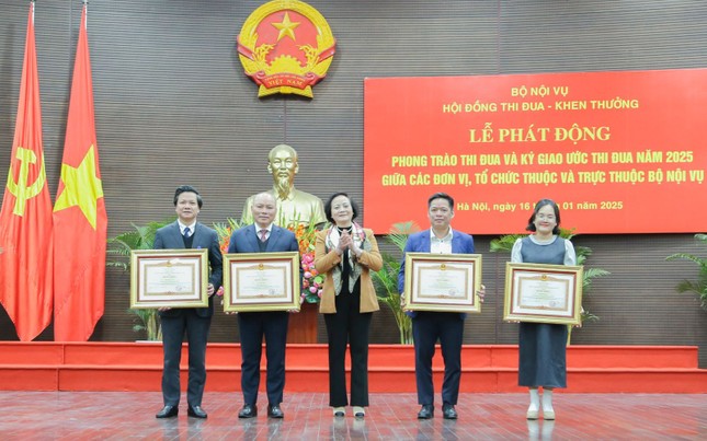 Bộ trưởng Nội vụ chia sẻ về 'những ngày làm việc không kể ngày đêm'- Ảnh 2.