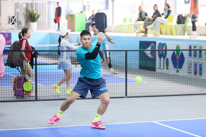 Cựu tuyển thủ ĐT Việt Nam chuyển sang chơi pickleball- Ảnh 4. Cựu tuyển thủ ĐT Việt Nam chuyển sang chơi pickleball- Ảnh 4.