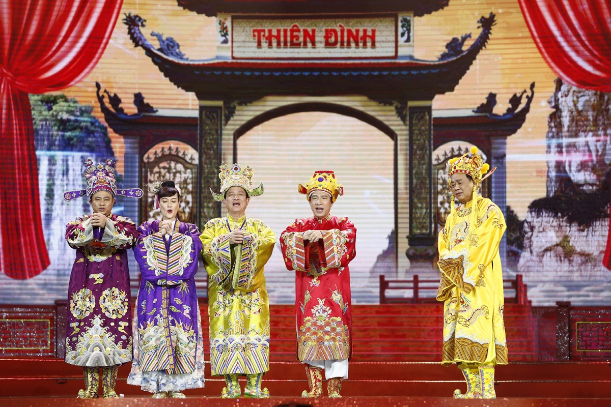 NSND Quốc Khánh và 2 thập kỷ liên tục đóng Ngọc Hoàng trong Táo quân- Ảnh 3. NSND Quốc Khánh và 2 thập kỷ liên tục đóng Ngọc Hoàng trong Táo quân- Ảnh 3.