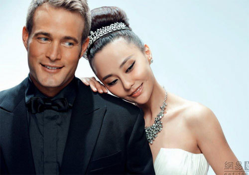 Nữ diễn viên nổi tiếng gây ngỡ ngàng vì trong nhà không có nổi 1 cái bàn ăn, biết lý do, khán giả phát sợ vì cách dạy con của cô!- Ảnh 1. Nữ diễn viên nổi tiếng gây ngỡ ngàng vì trong nhà không có nổi 1 cái bàn ăn, biết lý do, khán giả phát sợ vì cách dạy con của cô!- Ảnh 1.