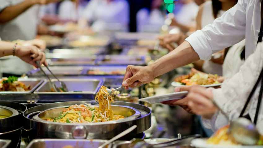 Khách mua 1 suất buffet 120.000 đồng cho 3 người, bị nhà hàng nhắc nhở liền phản ứng: “Chúng tôi sợ lãng phí đồ ăn”- Ảnh 2. Khách mua 1 suất buffet 120.000 đồng cho 3 người, bị nhà hàng nhắc nhở liền phản ứng: “Chúng tôi sợ lãng phí đồ ăn”- Ảnh 2.