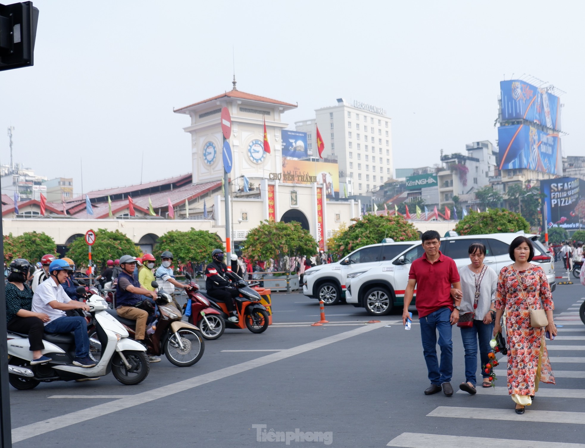 Hình ảnh giao thông khác lạ ở TPHCM ngày cuối tuần- Ảnh 10.