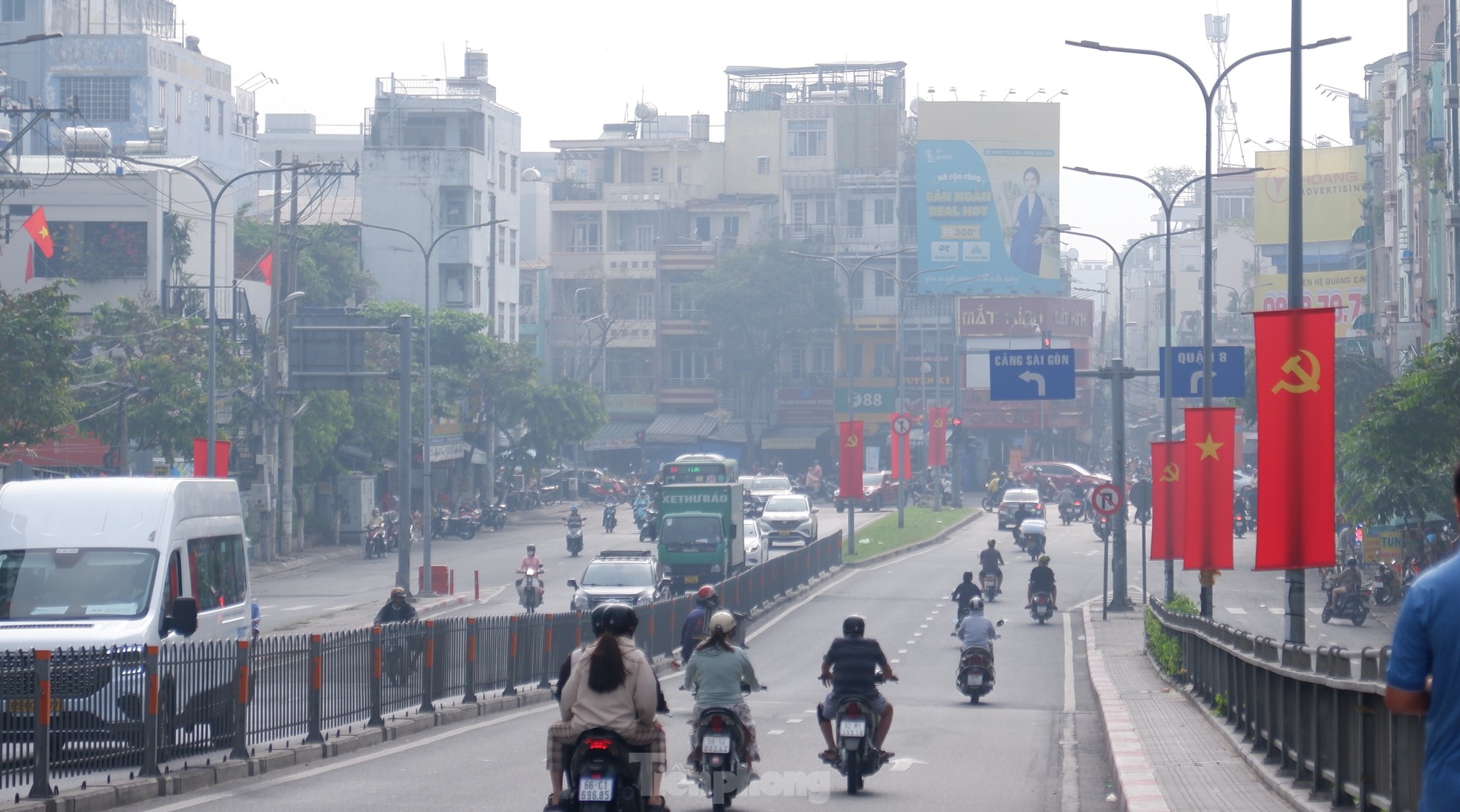 Bất ngờ trung tâm TPHCM hóa 'thành phố mù sương', mờ ảo như Đà Lạt- Ảnh 3.