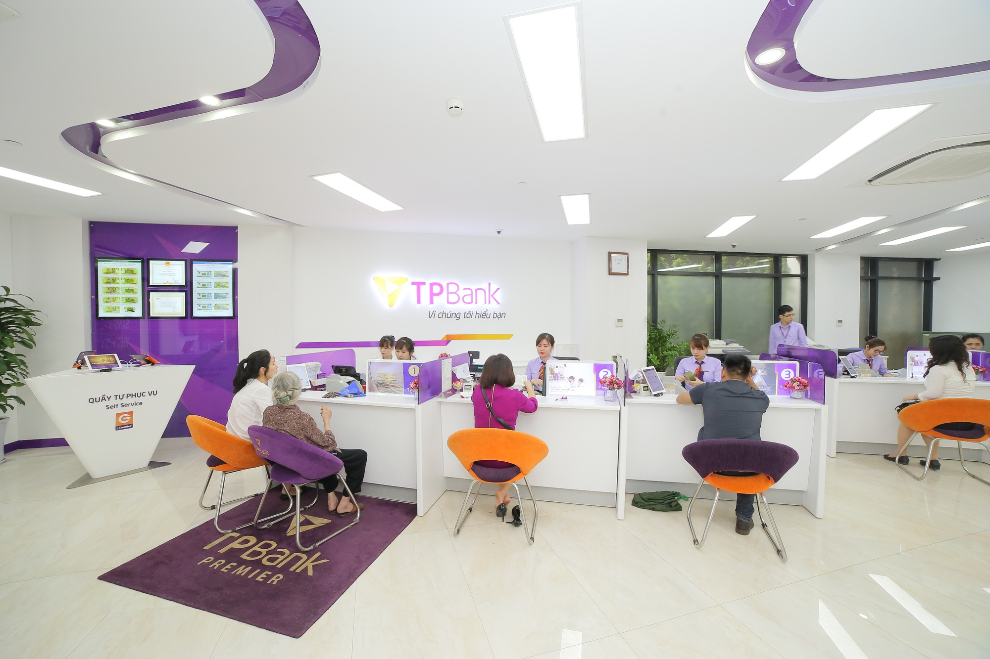 Năm 2024 TPBank lãi gần 7.600 tỷ đồng, tăng trưởng 36% so với năm trước- Ảnh 1.