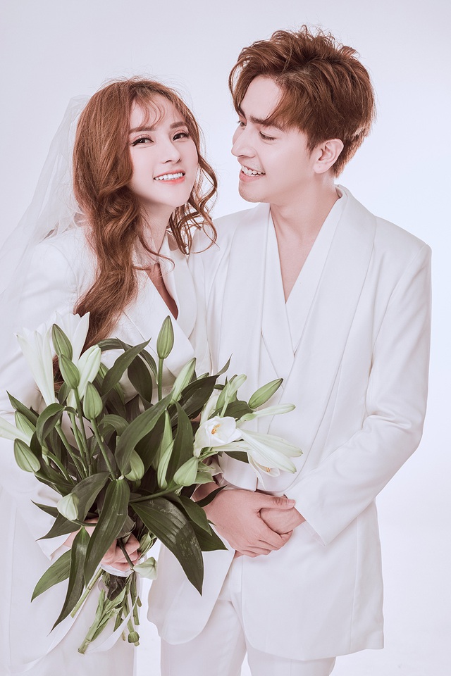 Hari Won ngỡ ngàng phát hiện sao nữ Vbiz cưới chồng kém tận 11 tuổi- Ảnh 9. Hari Won ngỡ ngàng phát hiện sao nữ Vbiz cưới chồng kém tận 11 tuổi- Ảnh 9.