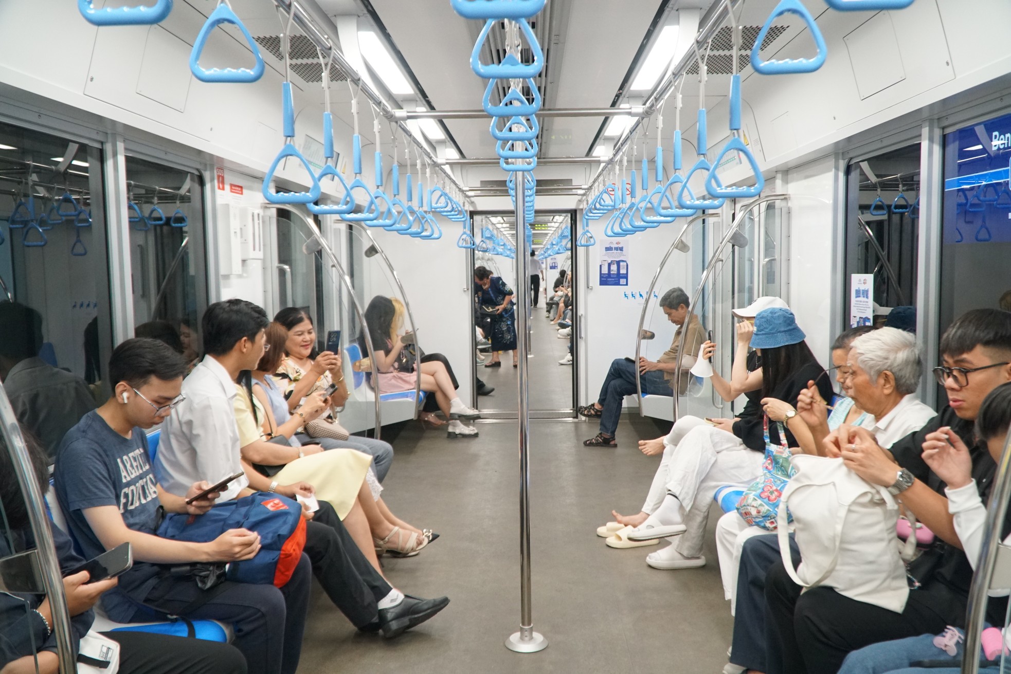 Sự cố của metro TPHCM ngày đầu thu phí- Ảnh 10.