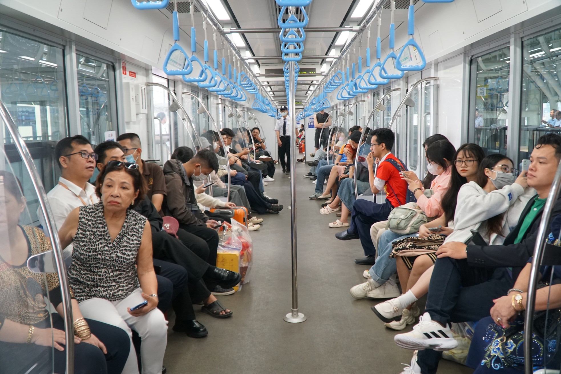 Sự cố của metro TPHCM ngày đầu thu phí- Ảnh 6.