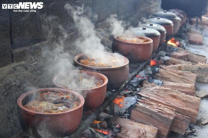 Hàng triệu đồng một niêu cá kho, khách vẫn ùn ùn chốt đơn- Ảnh 2.