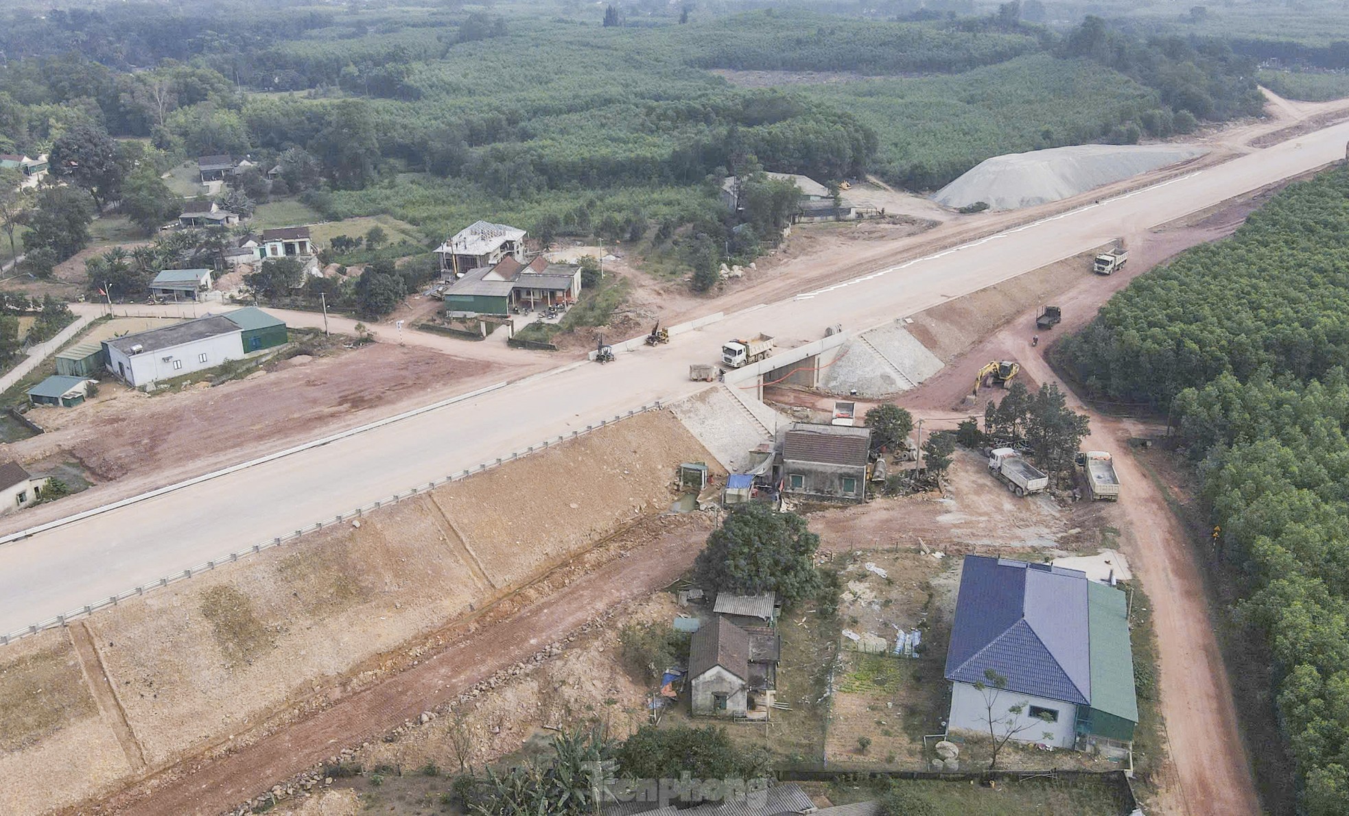 Rà soát, thẩm định các công trình nhà dân bị ảnh hưởng khi thi công cao tốc ở Hà Tĩnh- Ảnh 1.