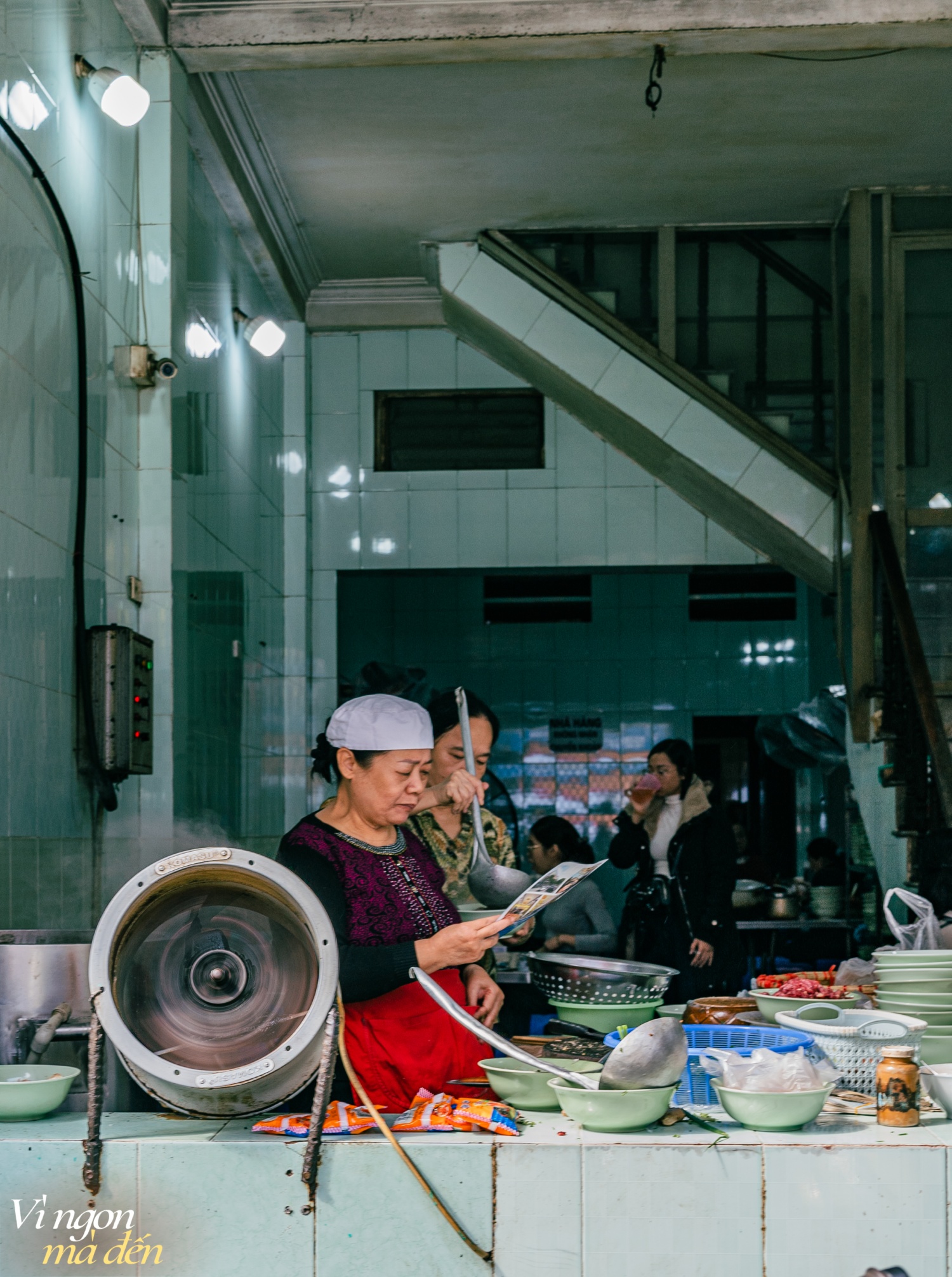 Quán phở không tên, không biển hiệu hơn 40 năm chỉ bán duy nhất 1 loại phở, đặc biệt không dùng loại gia vị tưởng như buộc-phải-có này- Ảnh 7.