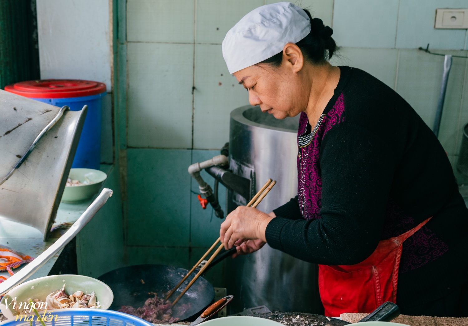 Quán phở không tên, không biển hiệu hơn 40 năm chỉ bán duy nhất 1 loại phở, đặc biệt không dùng loại gia vị tưởng như buộc-phải-có này- Ảnh 8.