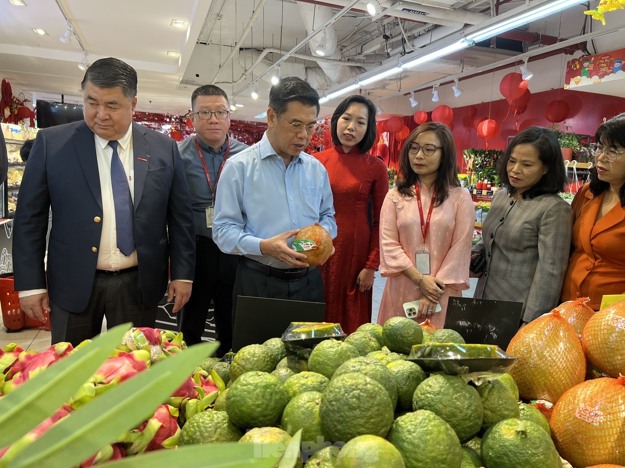 Lãnh đạo TPHCM bất ngờ 'vi hành' loạt siêu thị- Ảnh 6.