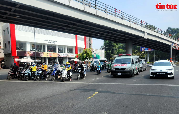 Bộ Công an ra một khẳng định, hàng chục triệu tài xế yên tâm làm điều này khi qua nút giao có đèn đỏ- Ảnh 1.