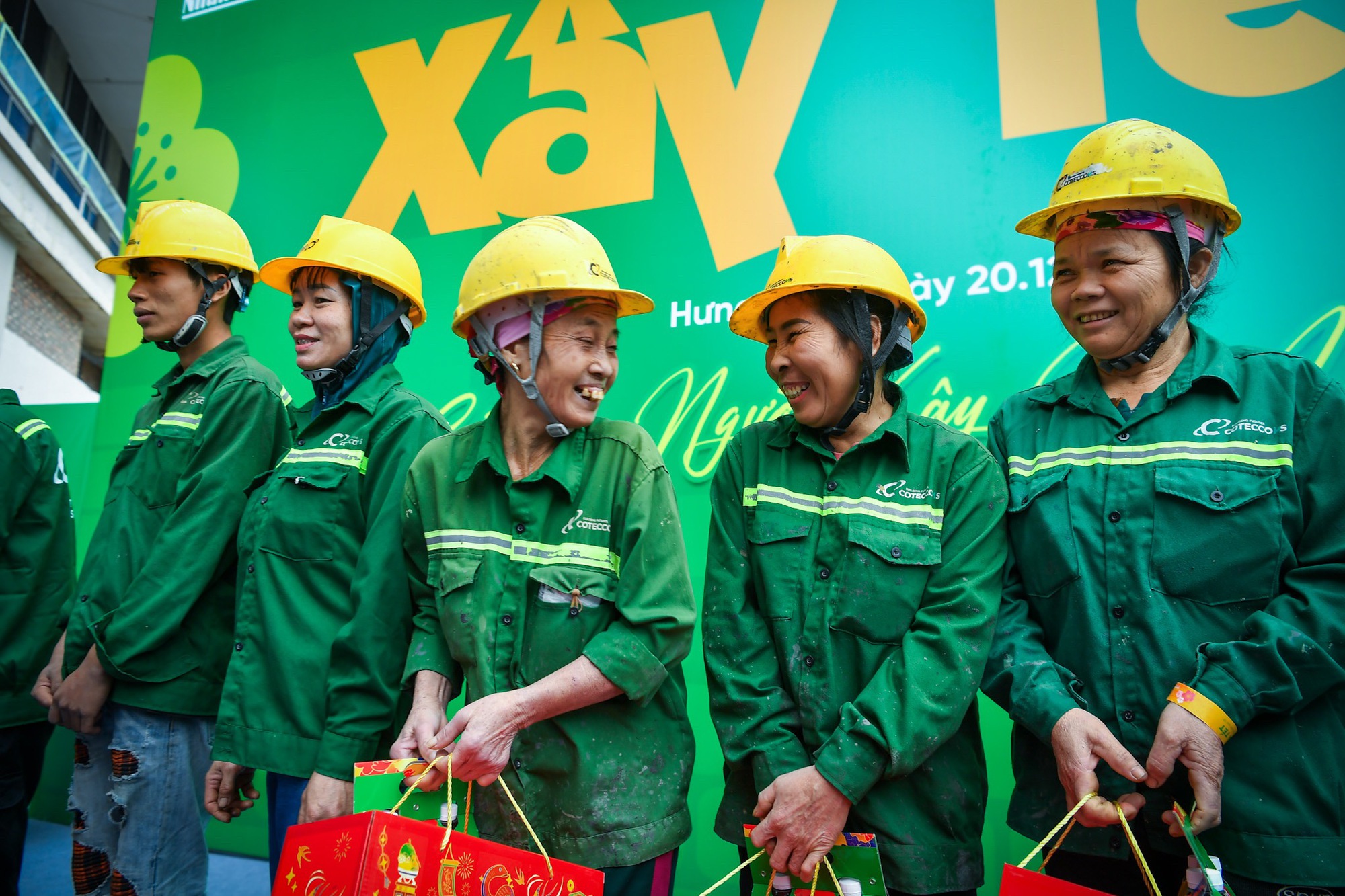 Phó TGĐ Coteccons: Trao học bổng cho con em thợ xây là giúp công nhân đánh thức những giấc mơ chính mình- Ảnh 13.