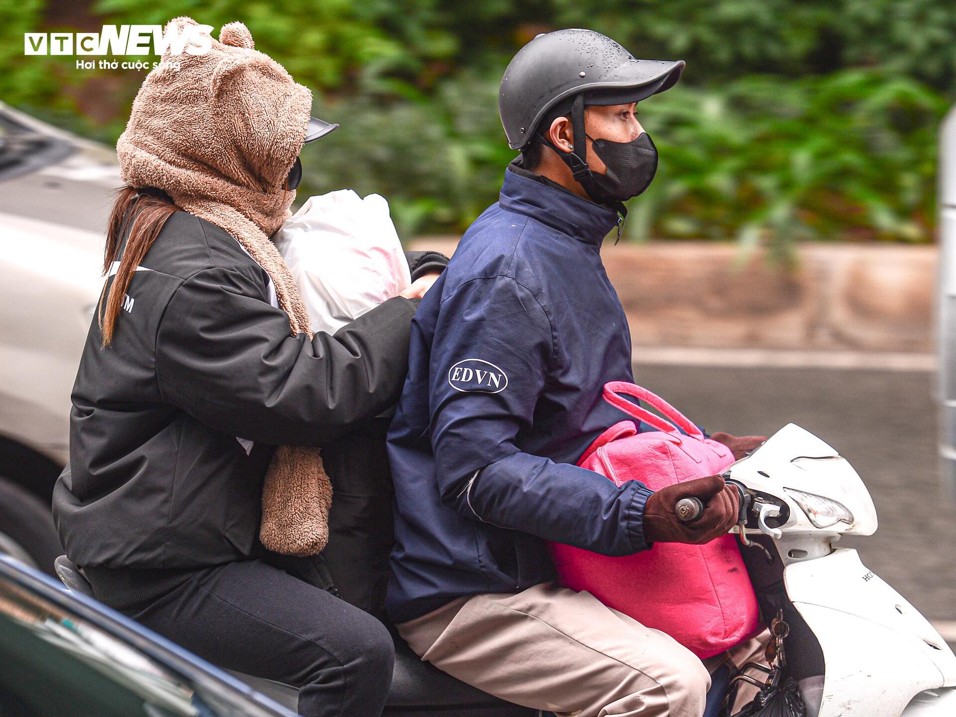 Tuyến đường huyết mạch Hà Nội tắc dài 3km trong ngày làm việc cuối cùng của năm- Ảnh 11.