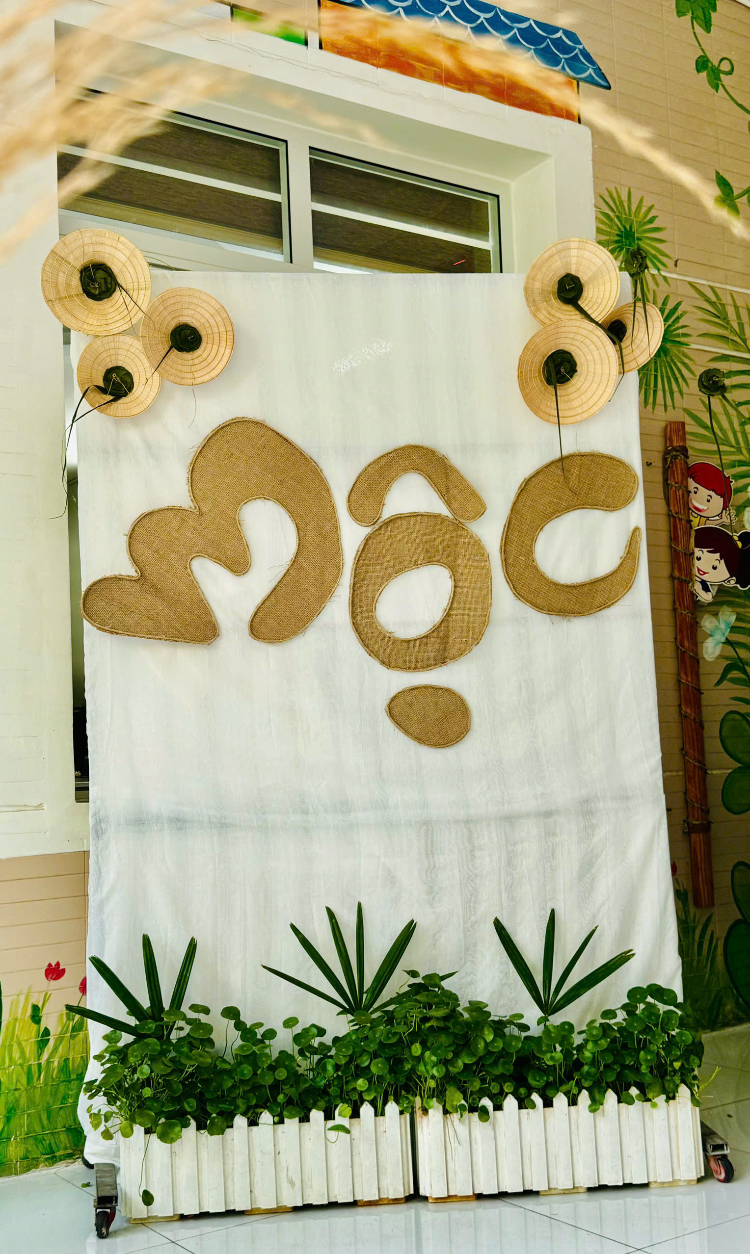 Một trường mầm non công lập có hoạt động tổng kết năm 