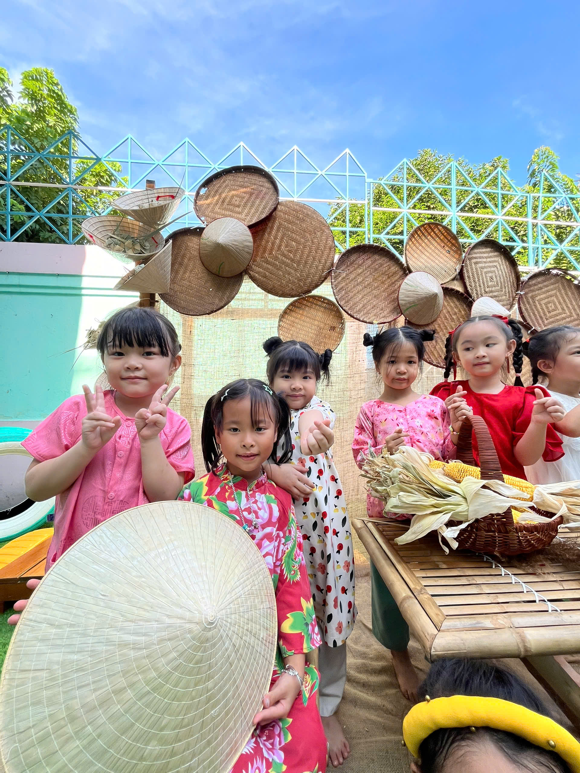 Một trường mầm non công lập có hoạt động tổng kết năm 