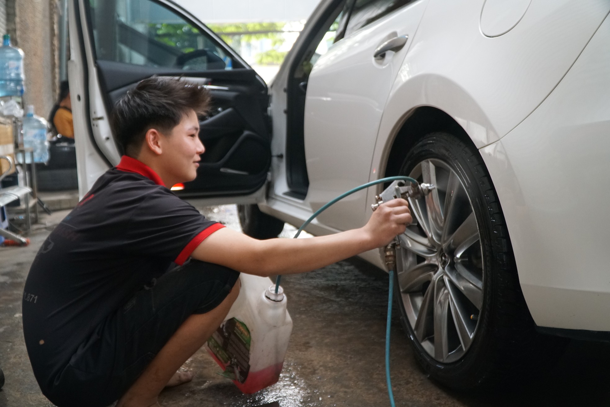 Nghề 'hốt bạc' dịp Tết, thợ làm không ngơi tay- Ảnh 8.